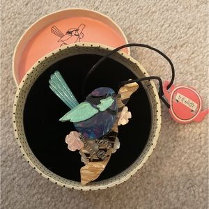 Erstwilder Phoebe Fairy Wren brooch
